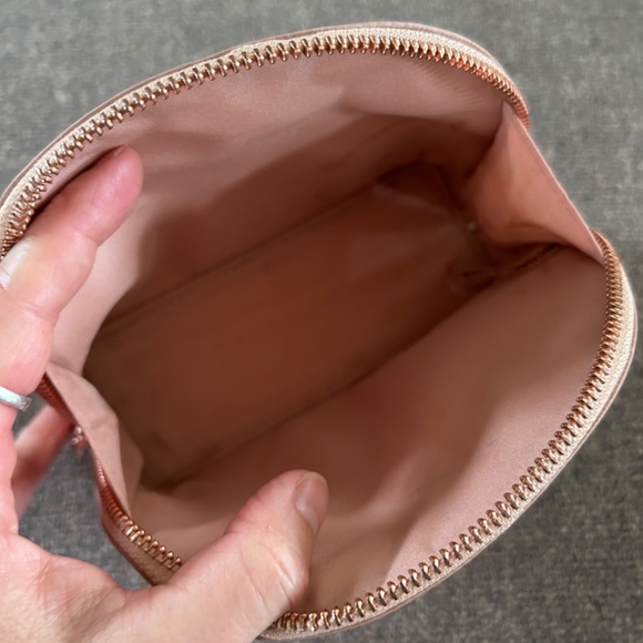 🍂FREE WITH 20$+ Purchase! Michael Kors Make Up/Coin Purse - Picture 3 of 8